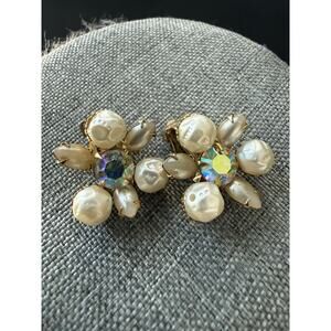 Beau Jewels Molded Pearl Earrings AB Clip Gold Tone Wedding Retro Cocktail